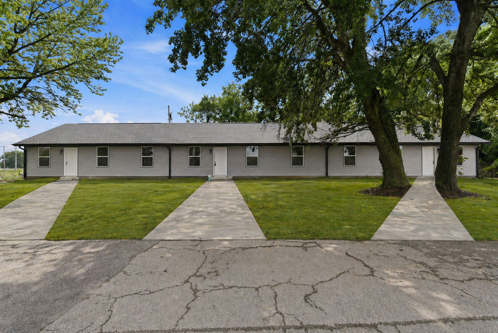 Marionville House: 402 S Frisco St