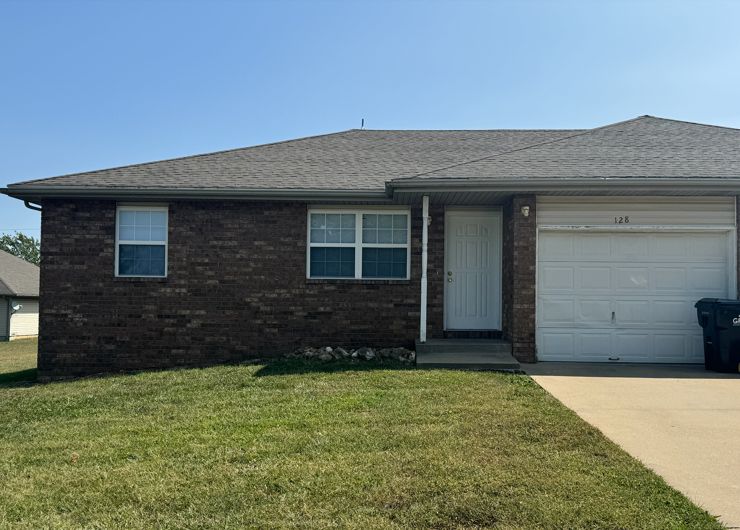 Sparta House: 128 W Terrace Ct