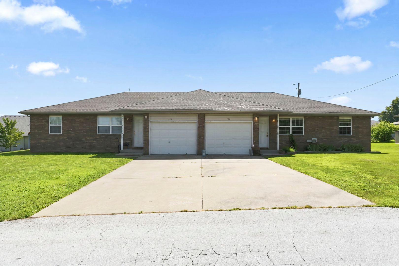Sparta House: 126 W Terrace Ct