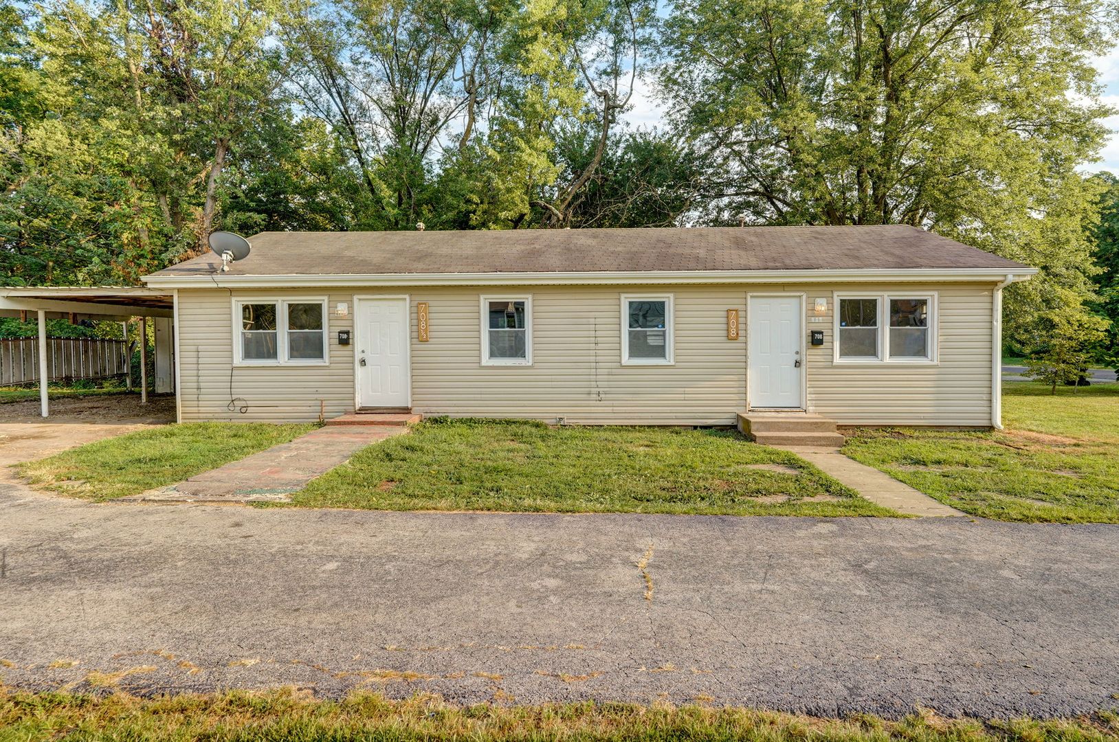 Springfield House: 708 S West Ave