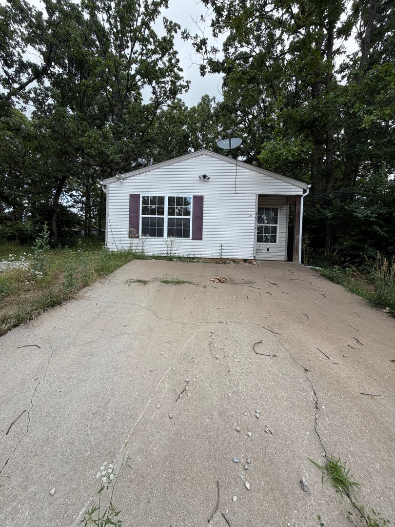 Merriam Woods House: 4031 White Oak Road