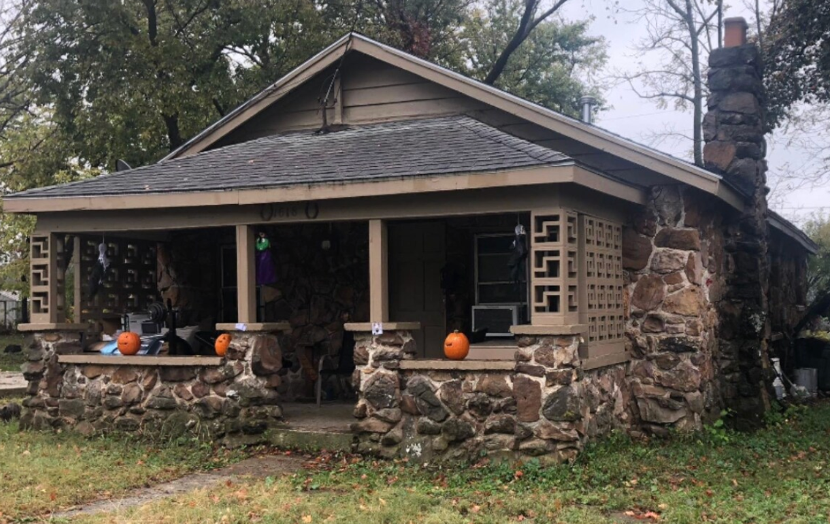 SPRINGFIELD House: 1618 W CHESTNUT ST