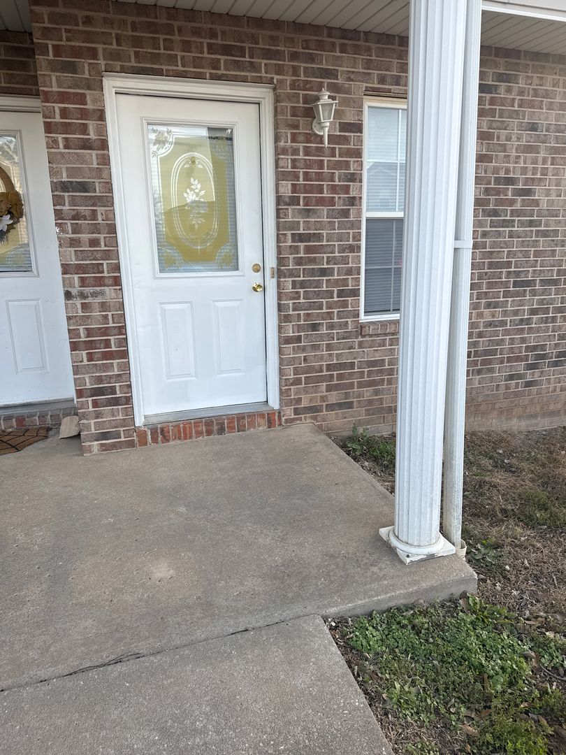 Ozark Apartment: Petrus Circle