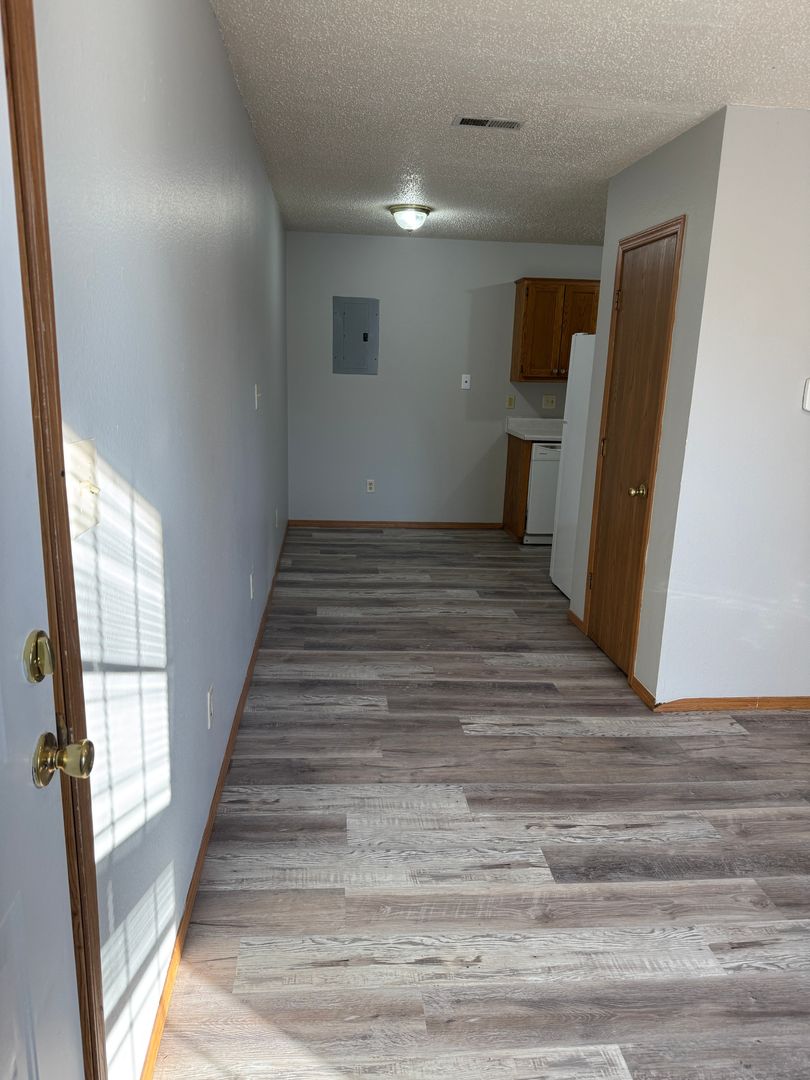 Springfield Apartment: 1519 N. Missouri Ave.