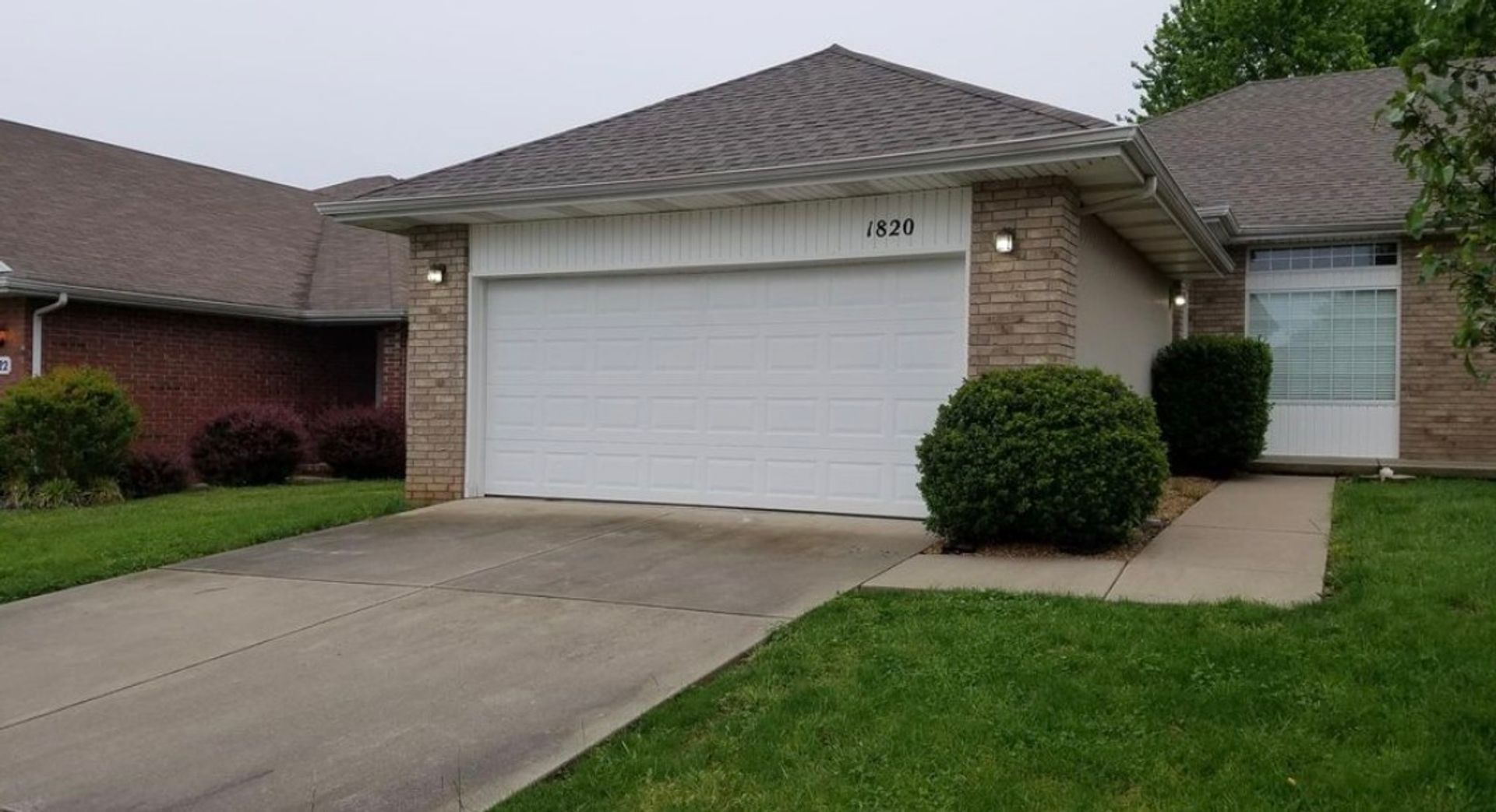 Nixa Apartment: 1818-1820 North Cedarcrest Ave
