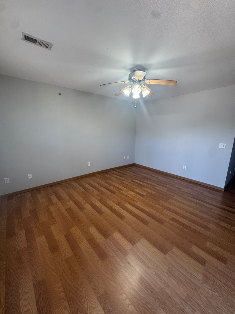 Bolivar Apartment: 281 N Boston Ave
