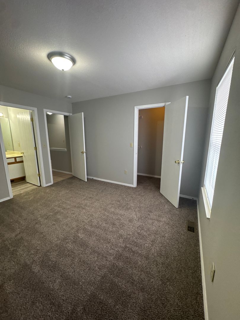 Ozark Apartment: Petrus Circle & Calvin Drive Townhomes