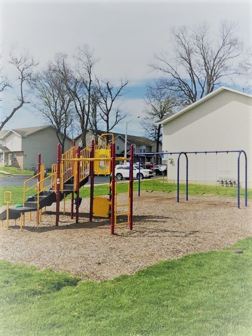 Ozark Apartment: Petrus Circle