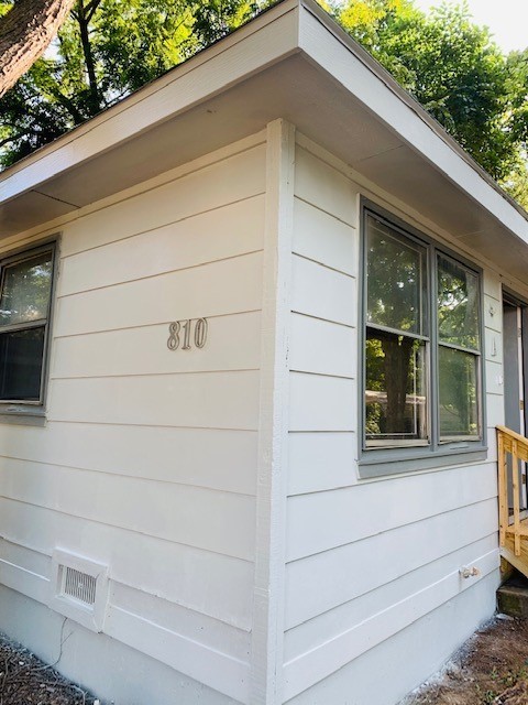 Springfield Apartment: 810 S Nettleton