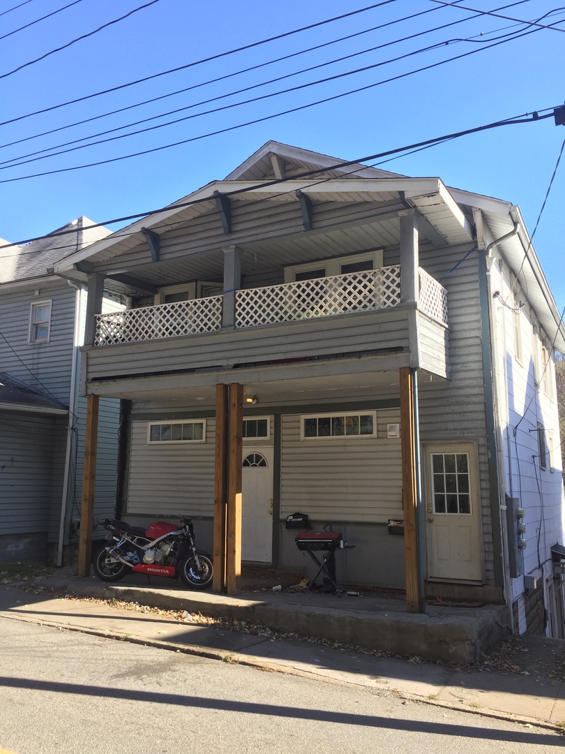 Morgantown Apartment: 738 Willey St.