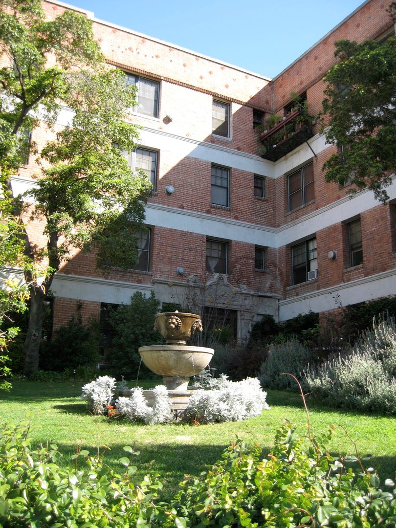 LOS ANGELES Apartment: 1525 GRIFFITH PARK BLVD