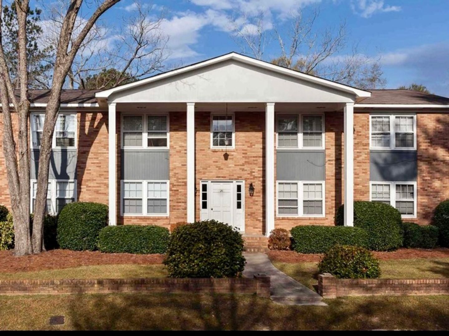 Columbia Condo: 21 Cavalier Court