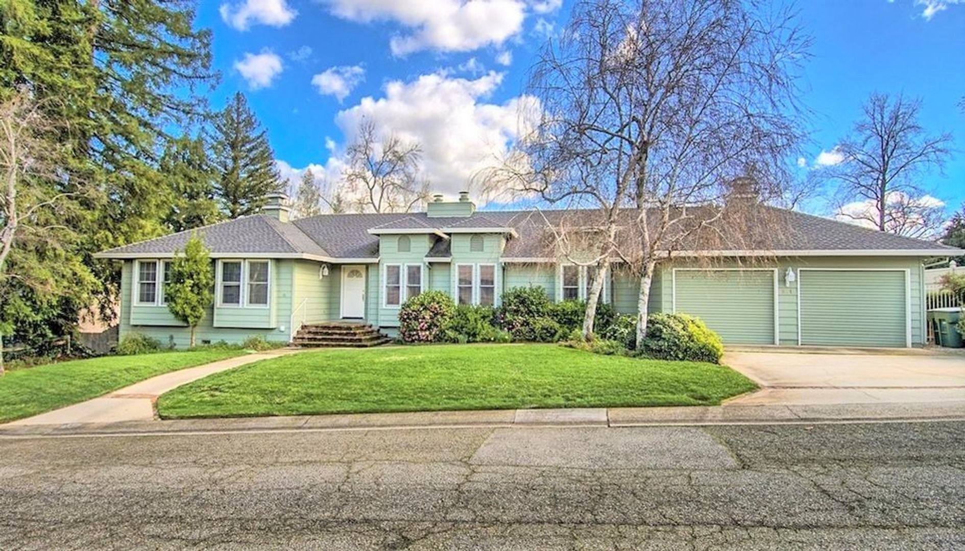 Redding House: 541 River Oaks Drive