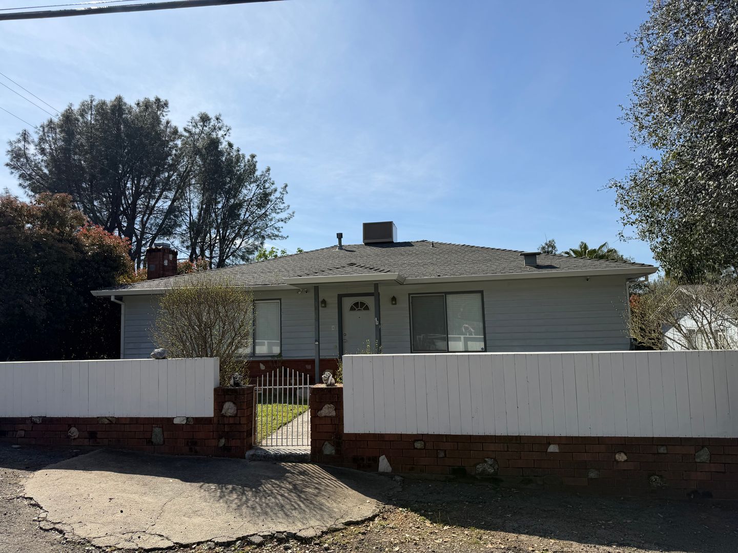 Shasta Lake House: 1840 Grand Coulee