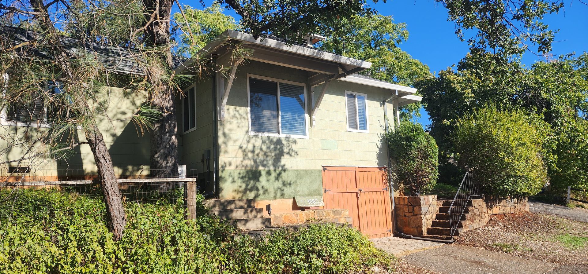 Shasta Lake House: 1660 Ashby Rd