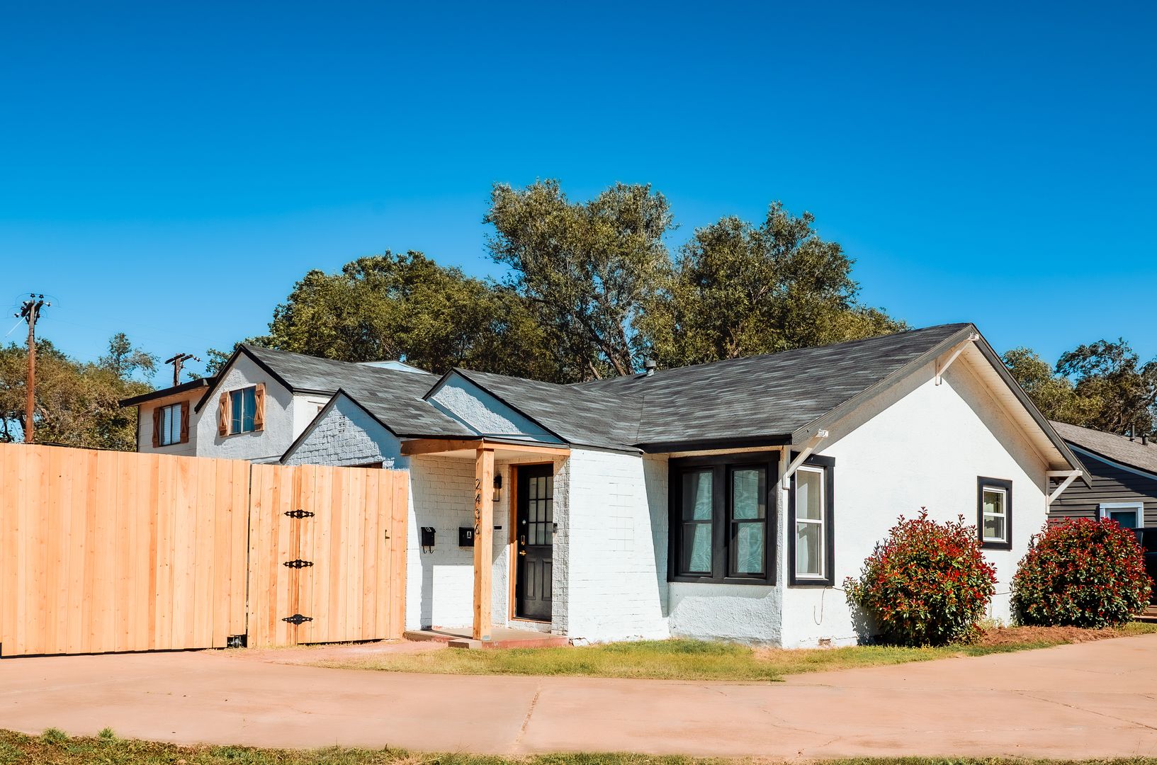 Lubbock Apartment: 2436 24th Street