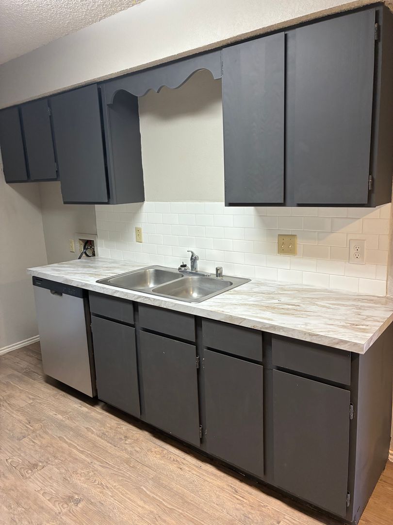 Lubbock Apartment: 8204 Vernon Avenue