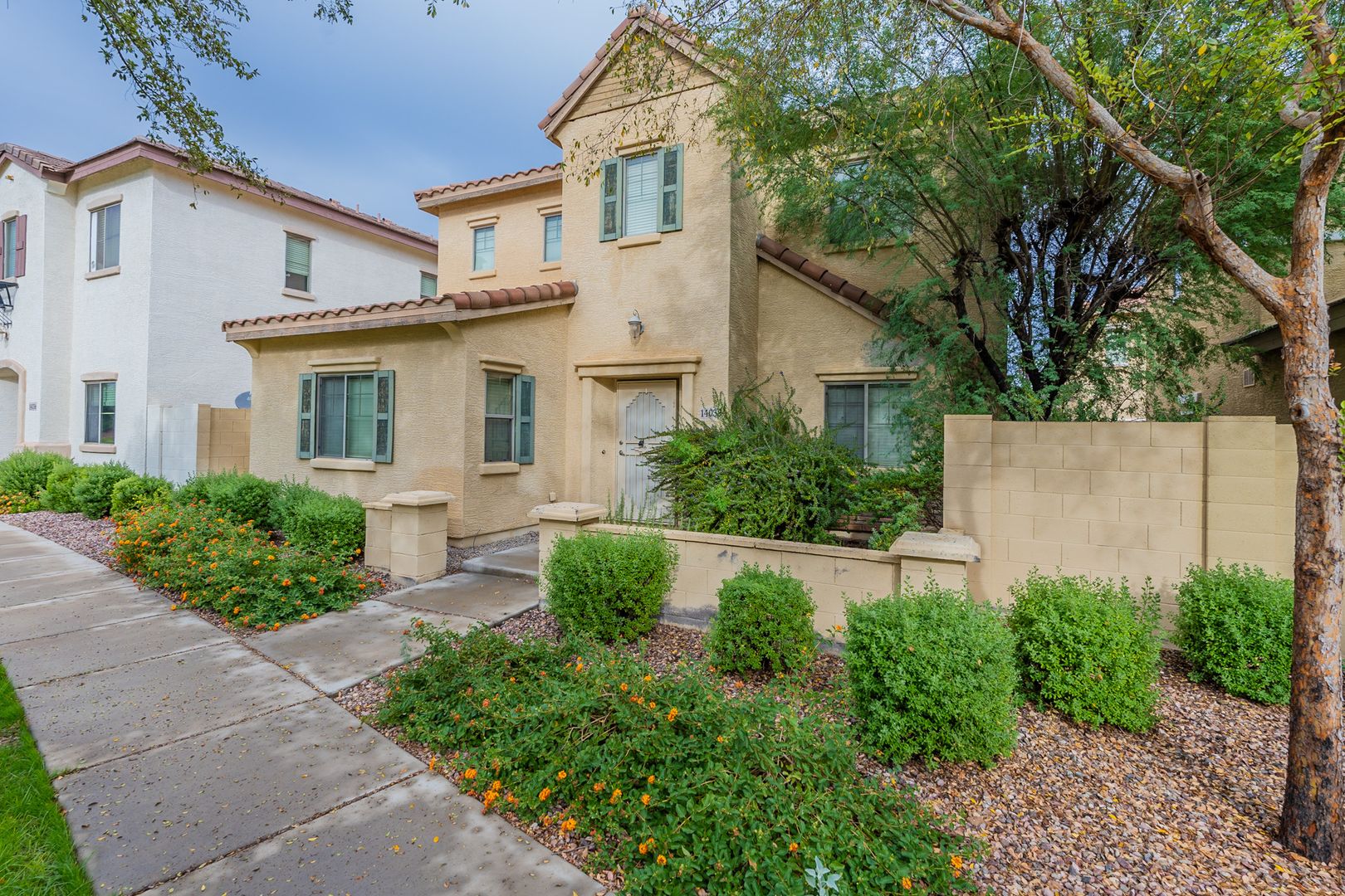 Surprise House: 14038 W Country Gables Dr