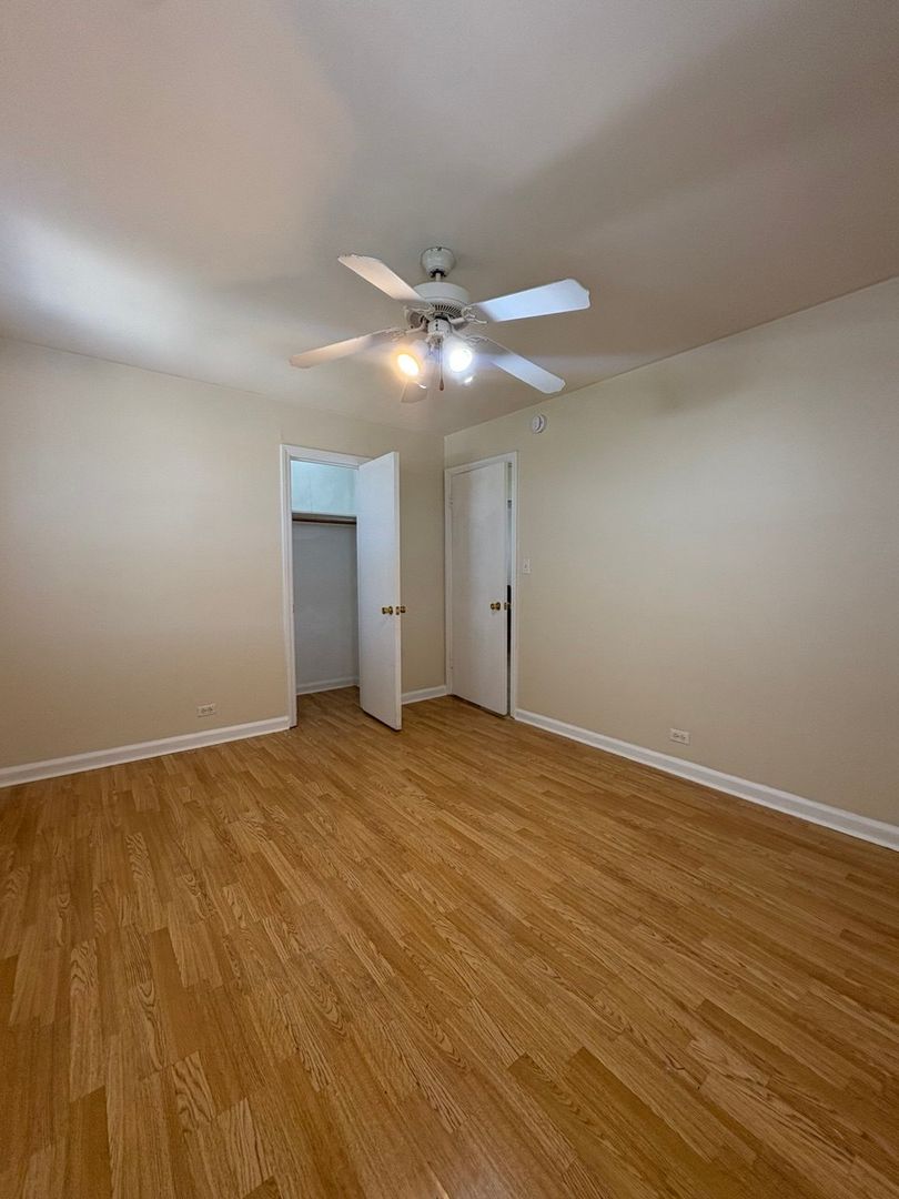 River Forest Apartment: 1534 N Harlem Ave