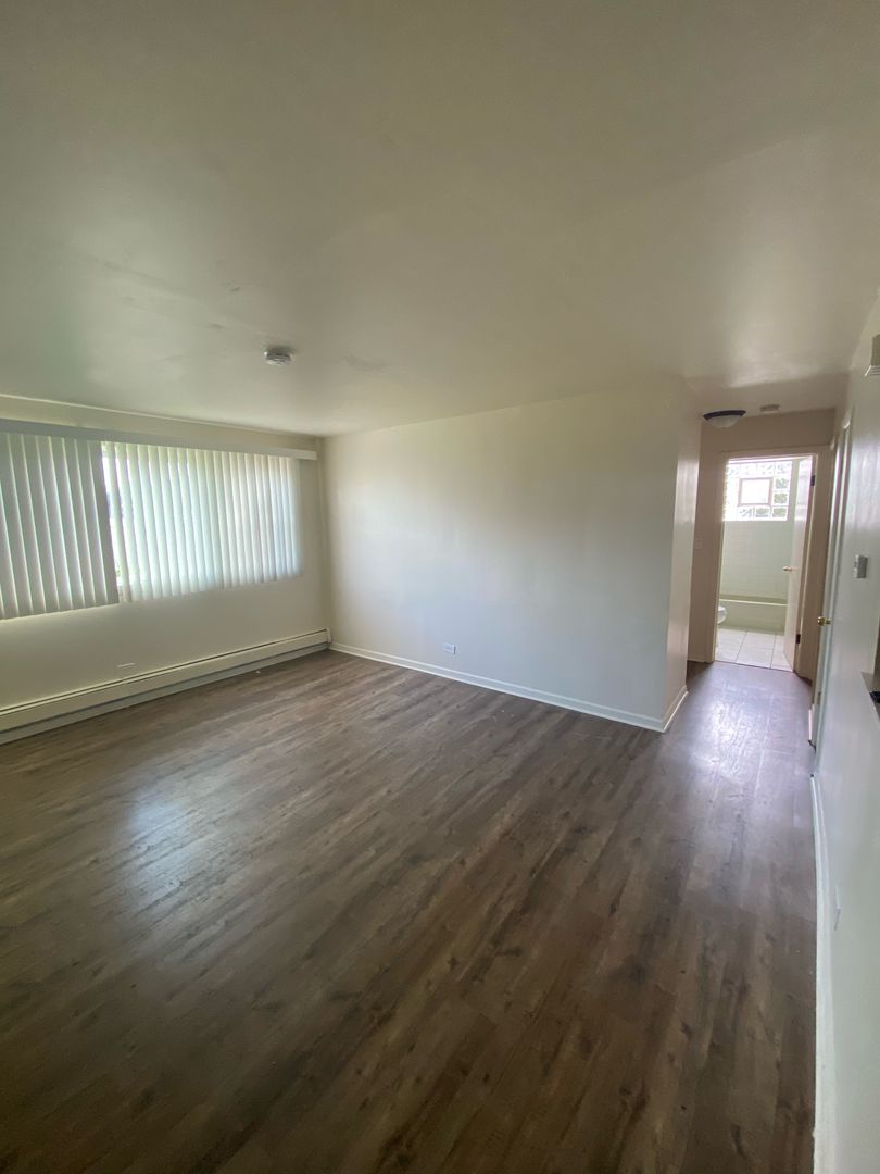 Bellwood Apartment: 635 Bellwood Ave