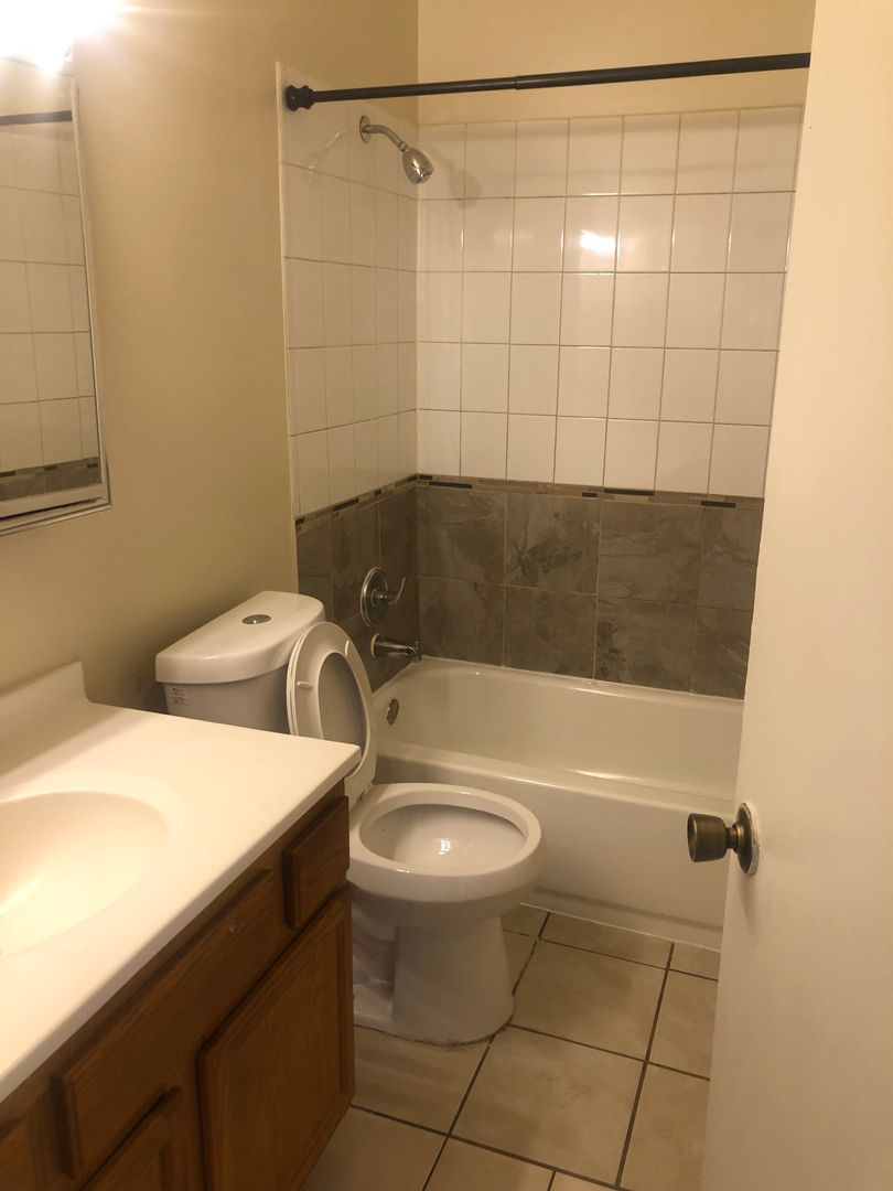 Melrose Park Apartment: 2241 N Mannheim Road