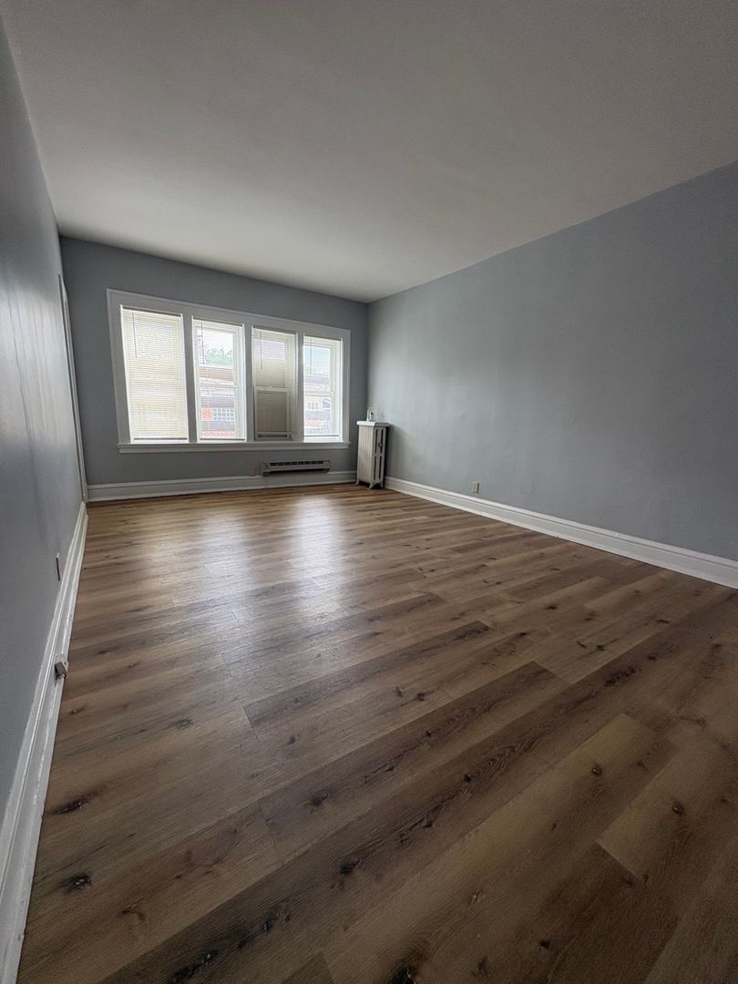Oak Park Apartment: 510 N Humphrey Ave