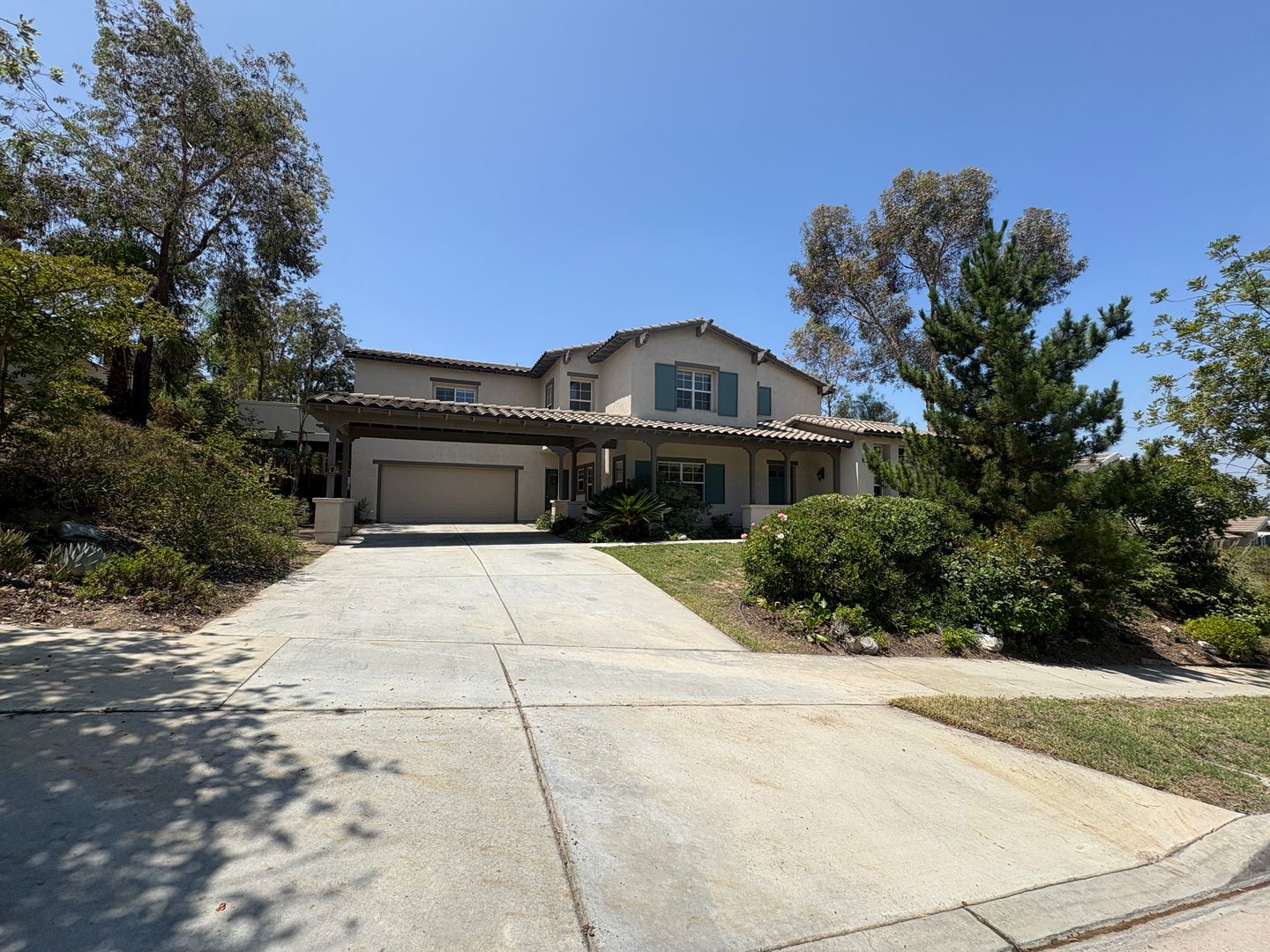 Redlands House: 524 Golden West Drive