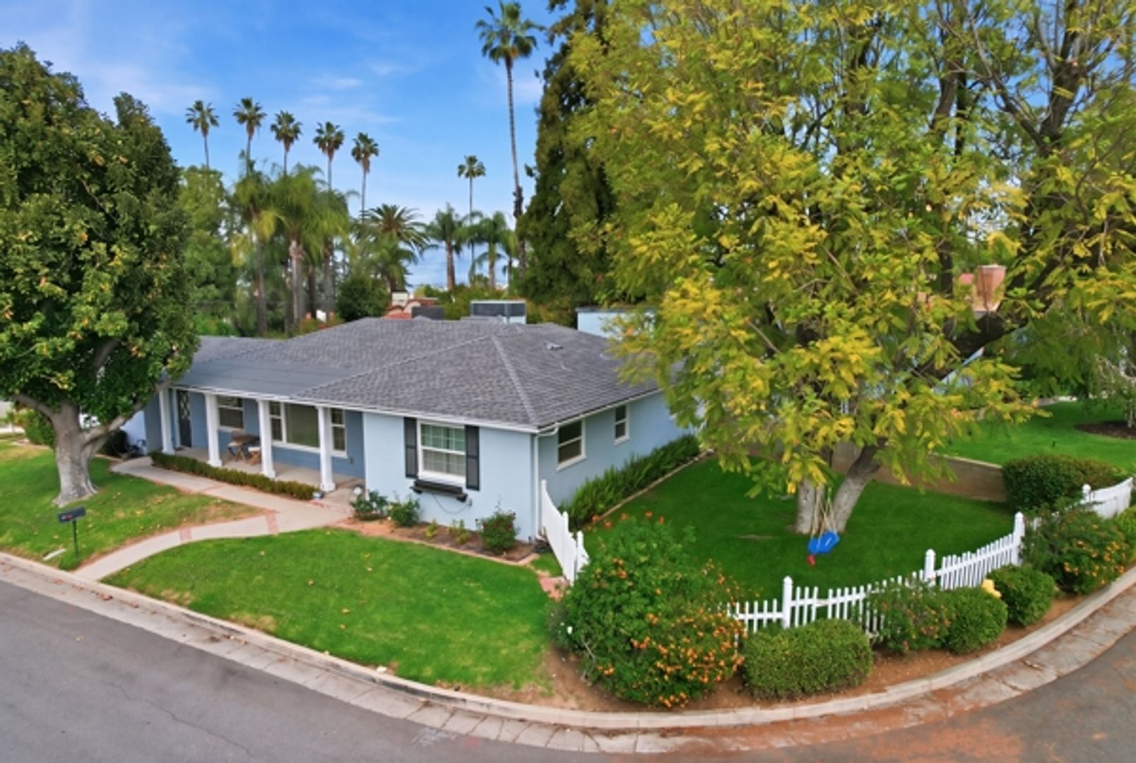 Redlands House: 1329 La Loma Drive