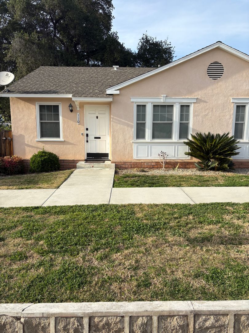 Redlands Apartment: 454 S. 4th Street 1-4