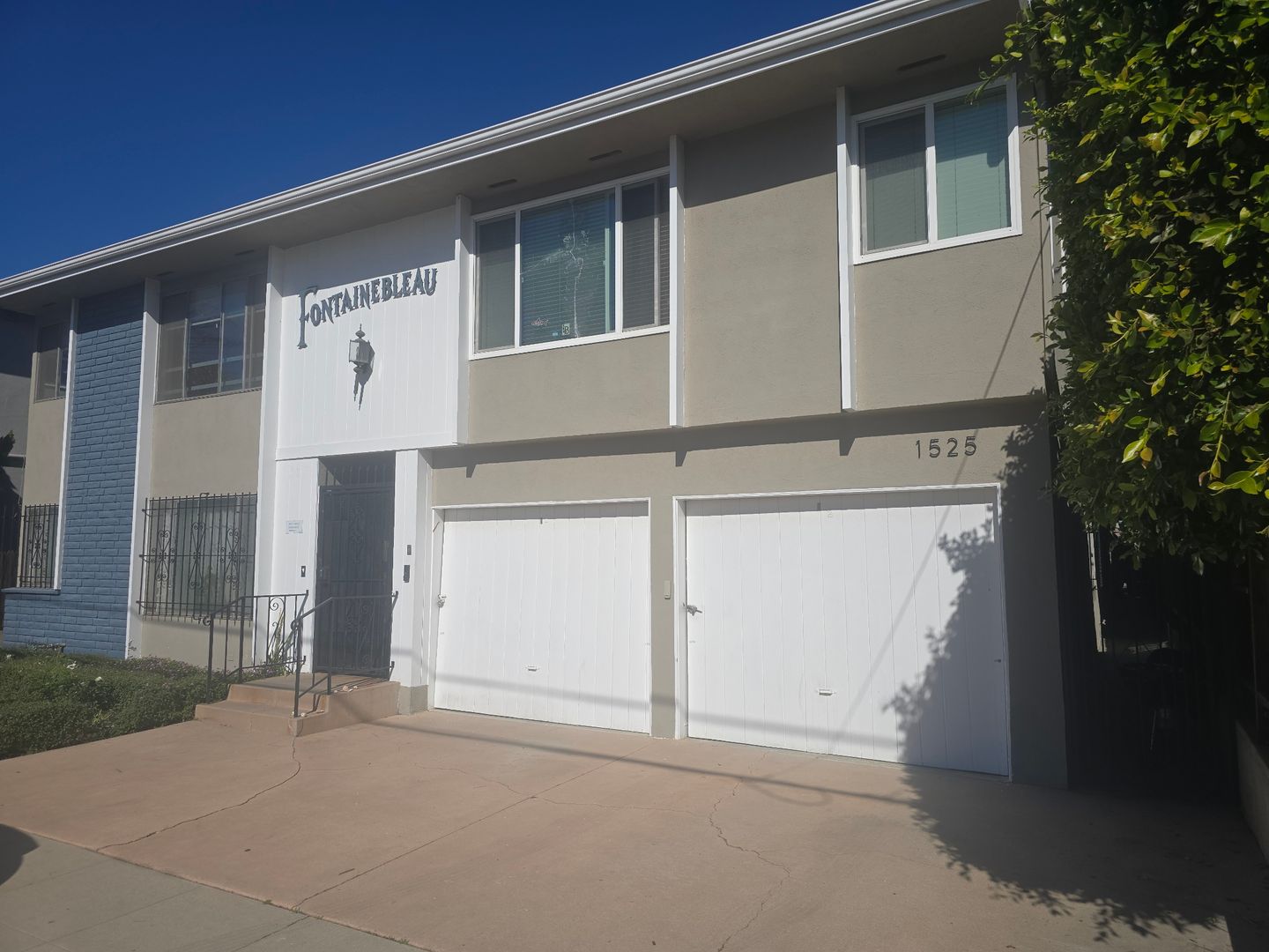 Long Beach House: 1525 2nd St
