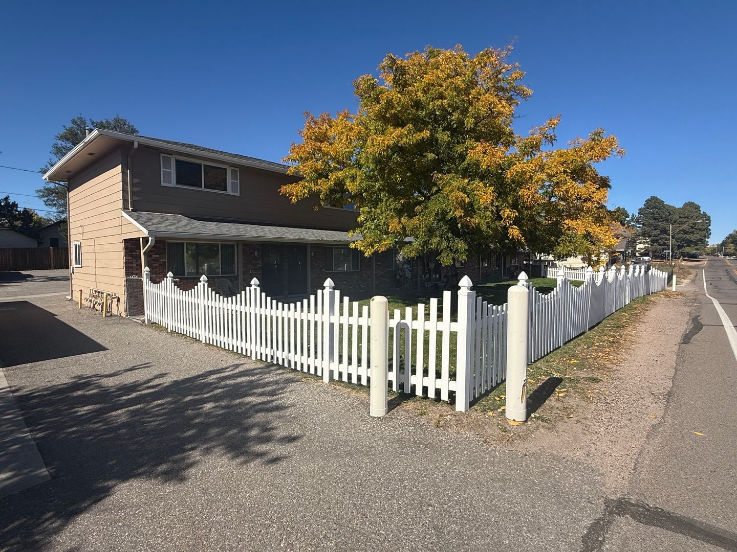 Lakewood Apartment: 1675 Robb Street