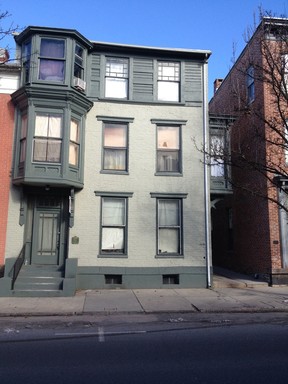 Cozy 1 Bedroom Apartment in Central Location - 133 Chambersburg St. #4