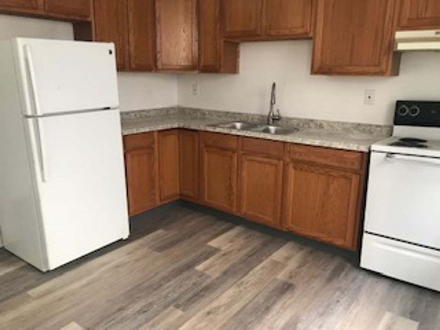 Hanover Apartment: 404 -412 Baltimore - 34 units