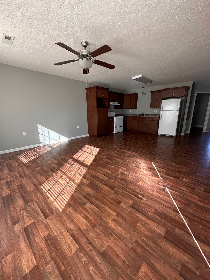 Russellville Apartment: Cole Road Properties