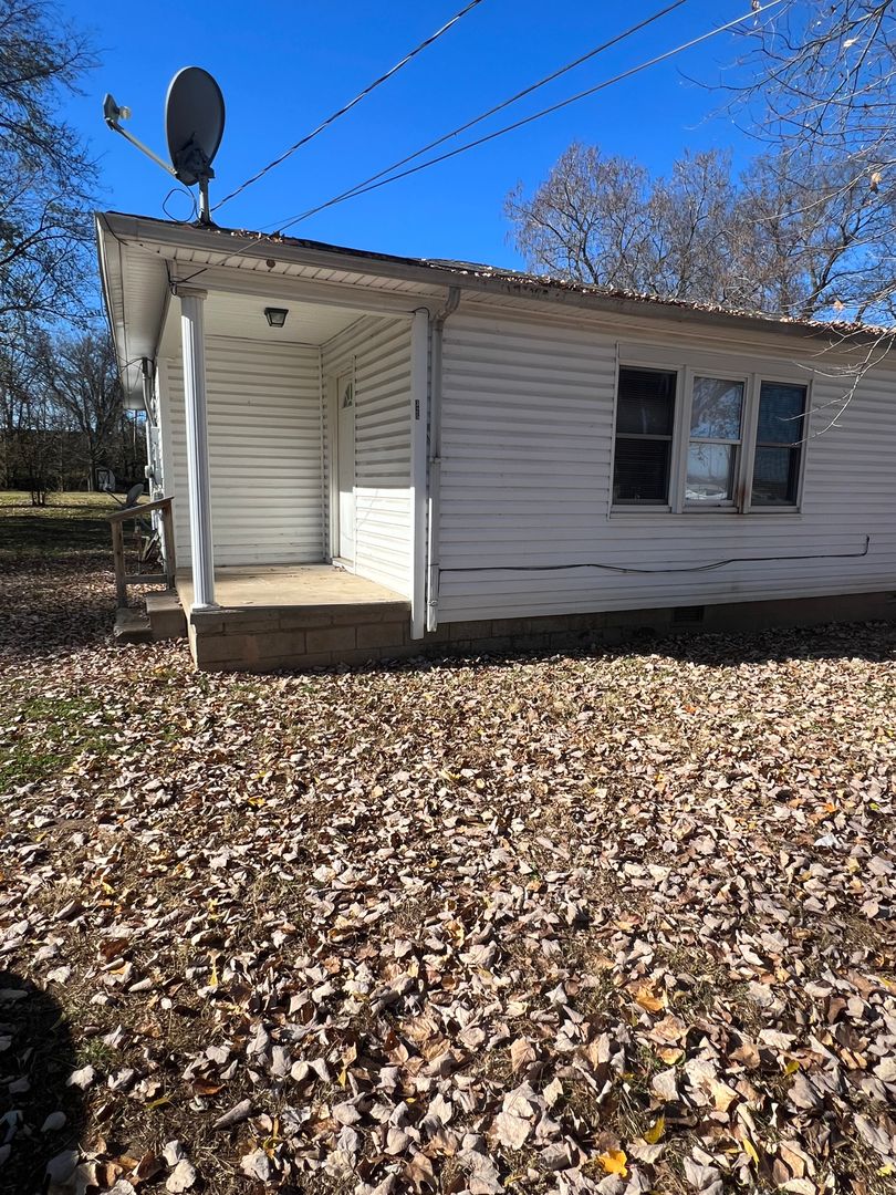 Russellville Multiplex: 325 and 327 Cornelius Ave