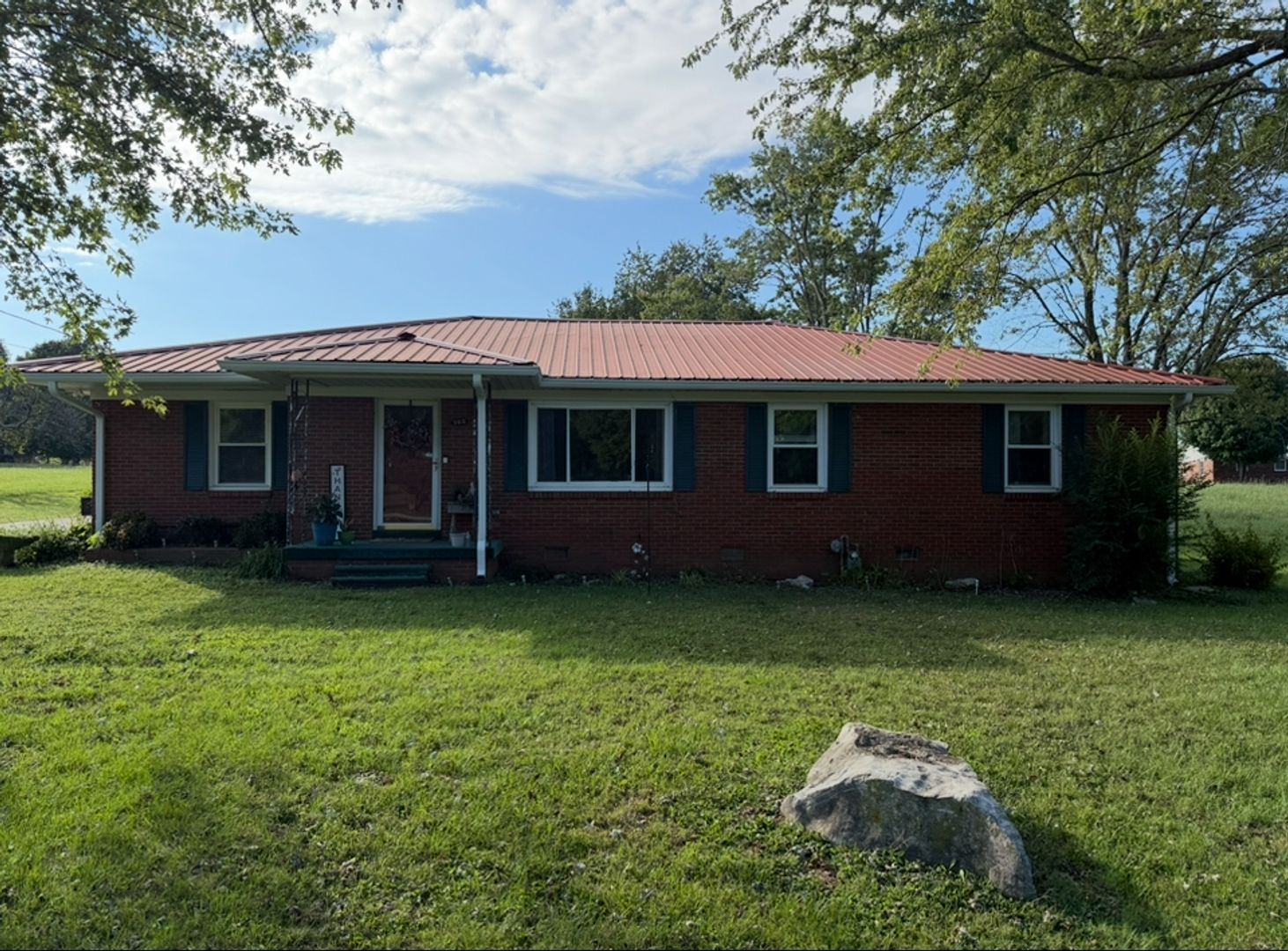 Russellville House: 103 Logan Lane