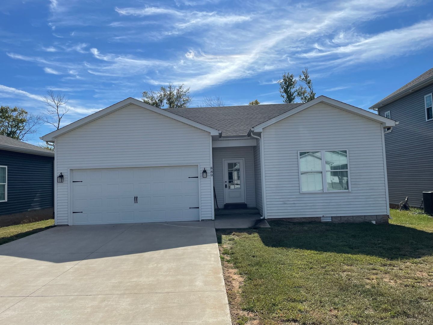 Bowling Green House: 889 McFadin Station St