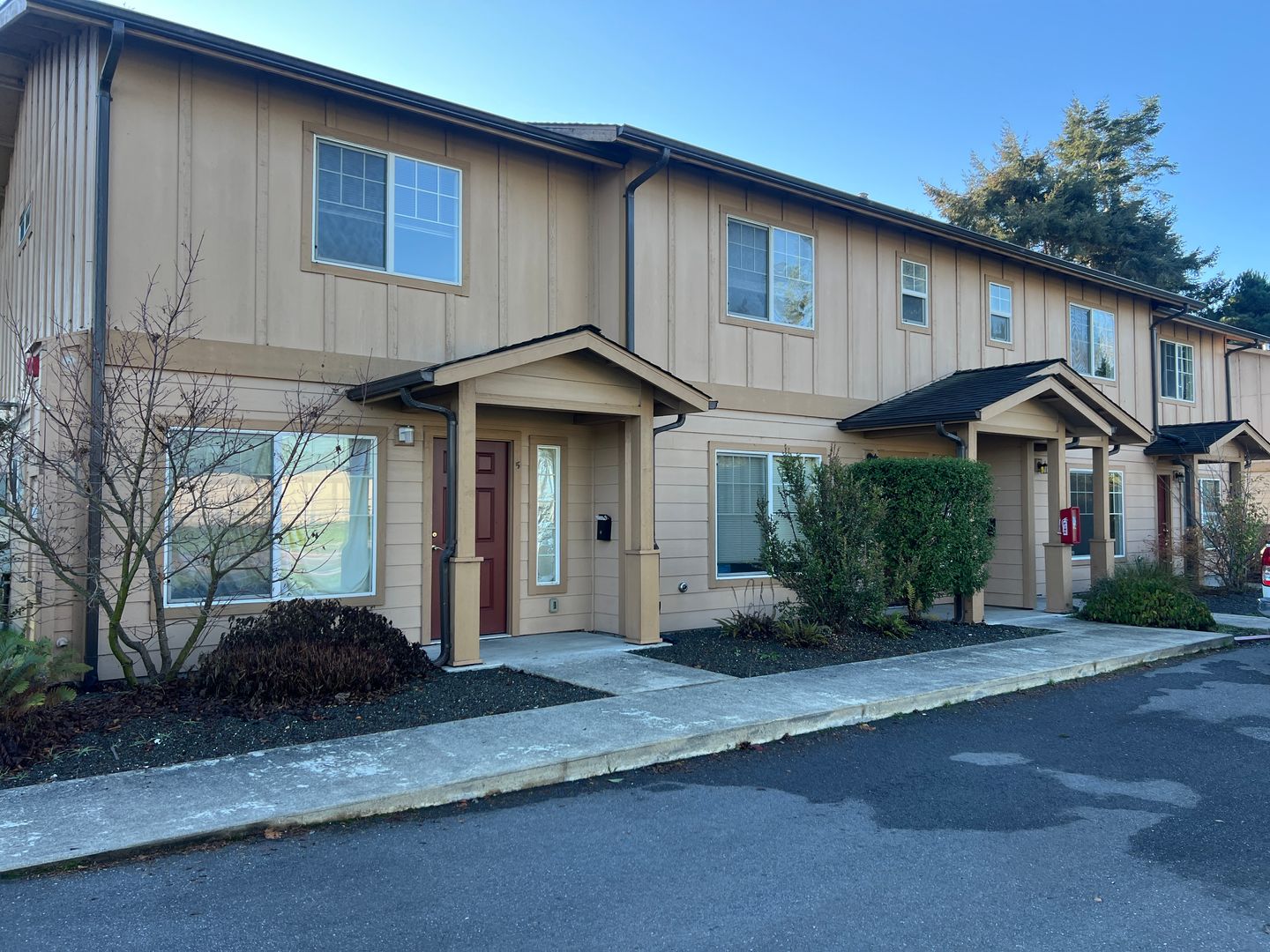 Arcata Apartment: 1301 Hallen Drive