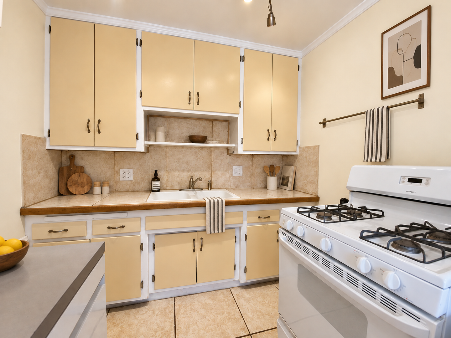 San Diego Apartment: 3755 1/2 32nd St