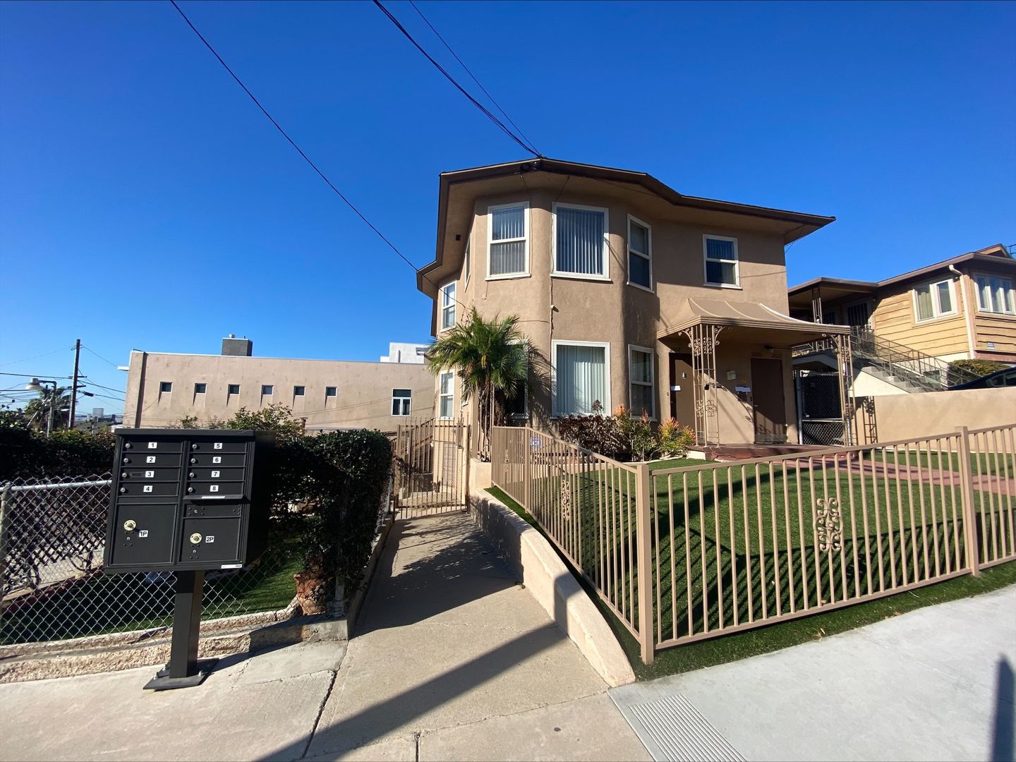 San Diego Apartment: 2022 Front St