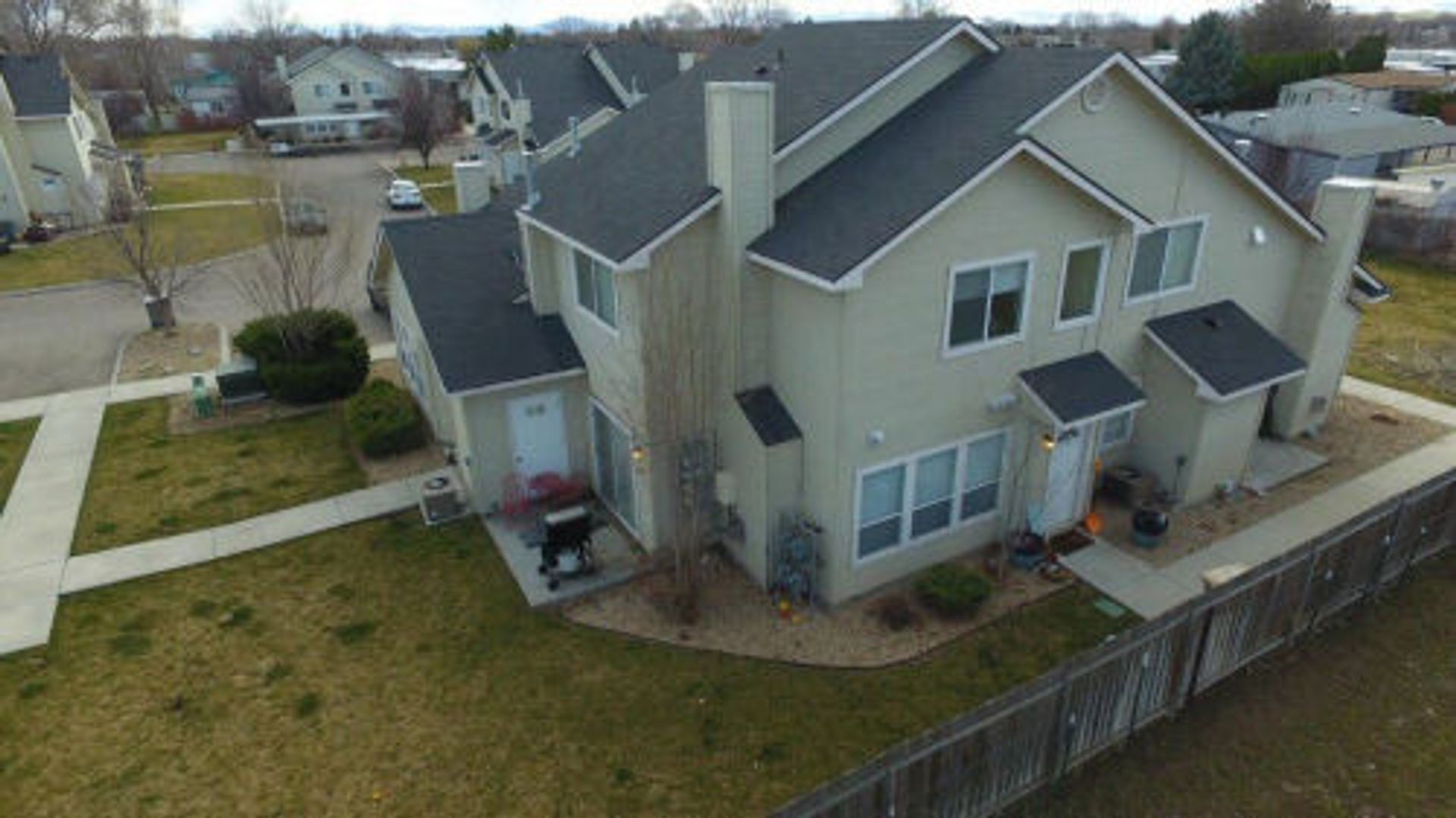 Nampa House: 1450 W. Bonneville Cir. #101