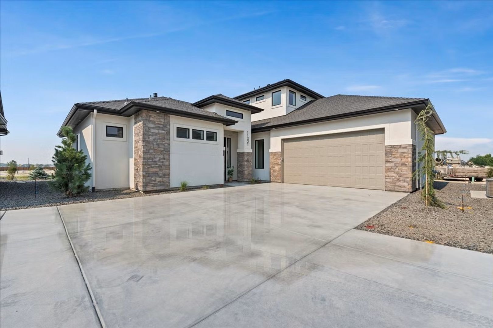 Kuna House: 11321 S Corballis Lane