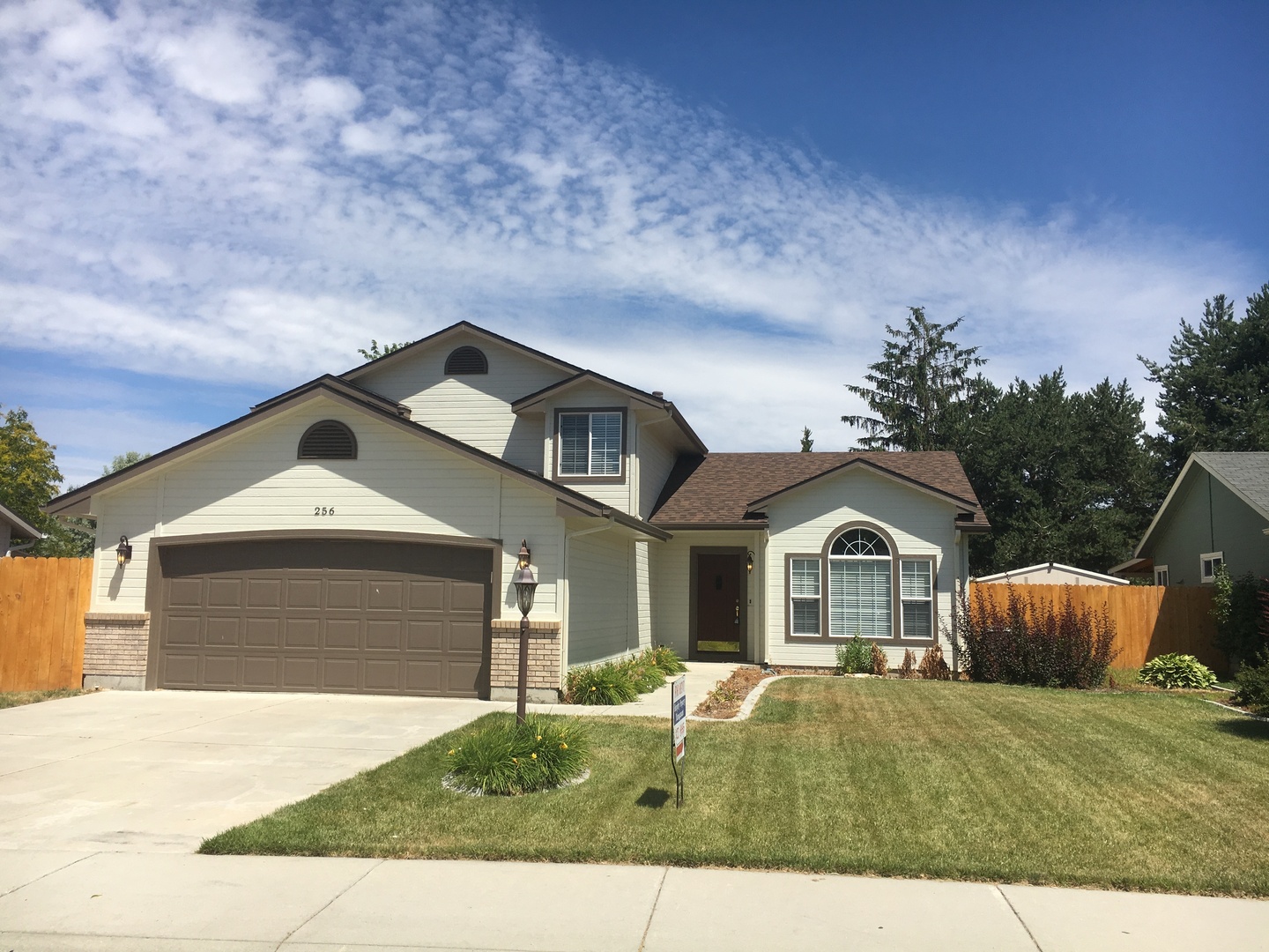 Meridian House: 256 W. Woodbury Dr.