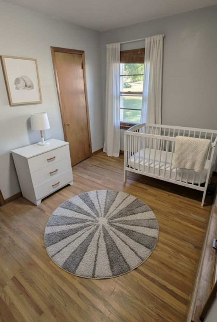 Waterloo House: 836 Knoll Ave