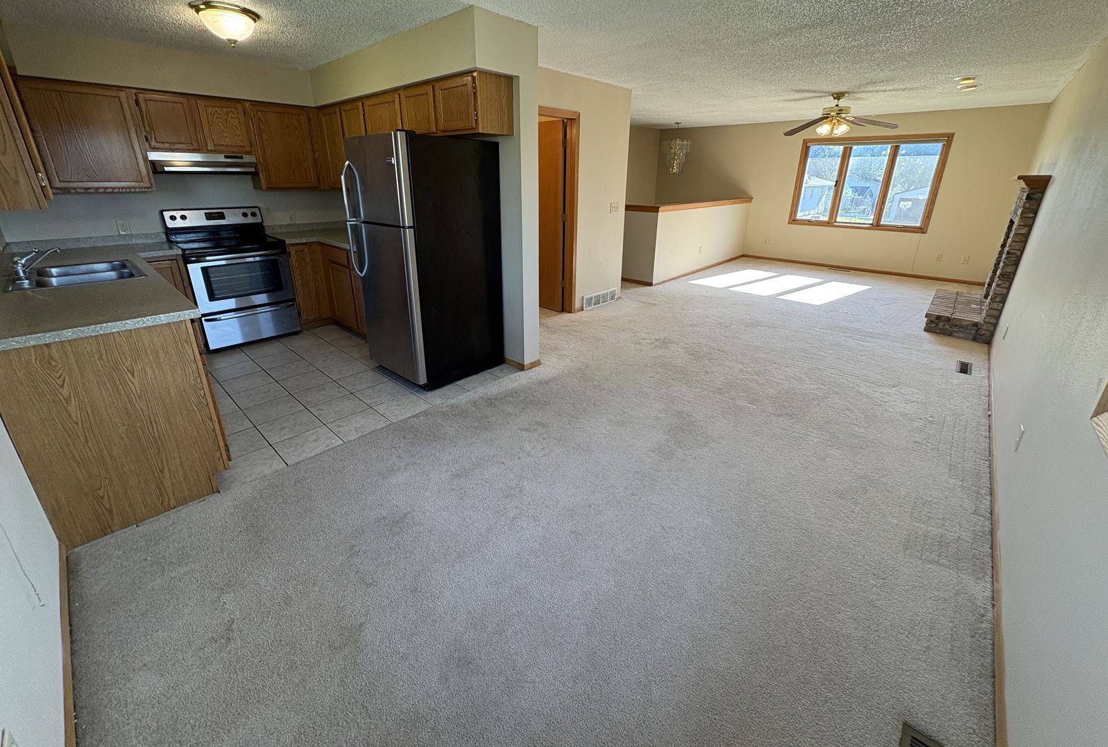Waterloo Apartment: 804 - 806 Heartland Hills