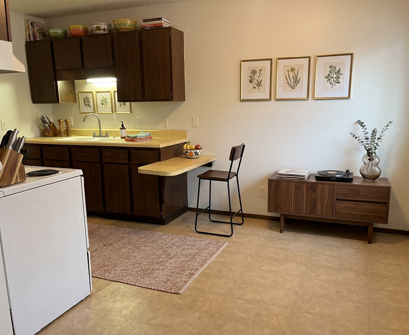 Waterloo Apartment: 1140 Flammang Dr