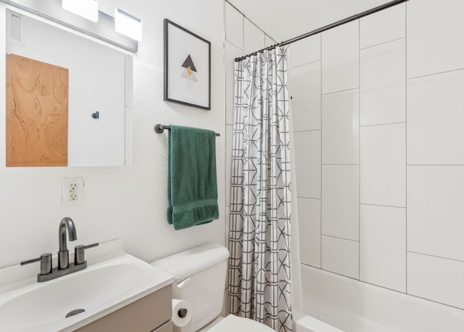 Waterloo Apartment: 217 - 223 Parkview Blvd