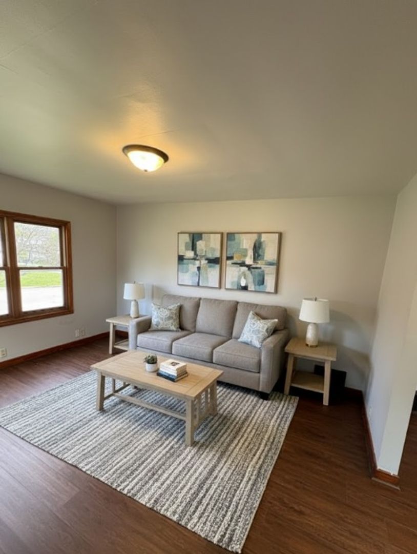 3 Bed, 1 Bath - House for rent!