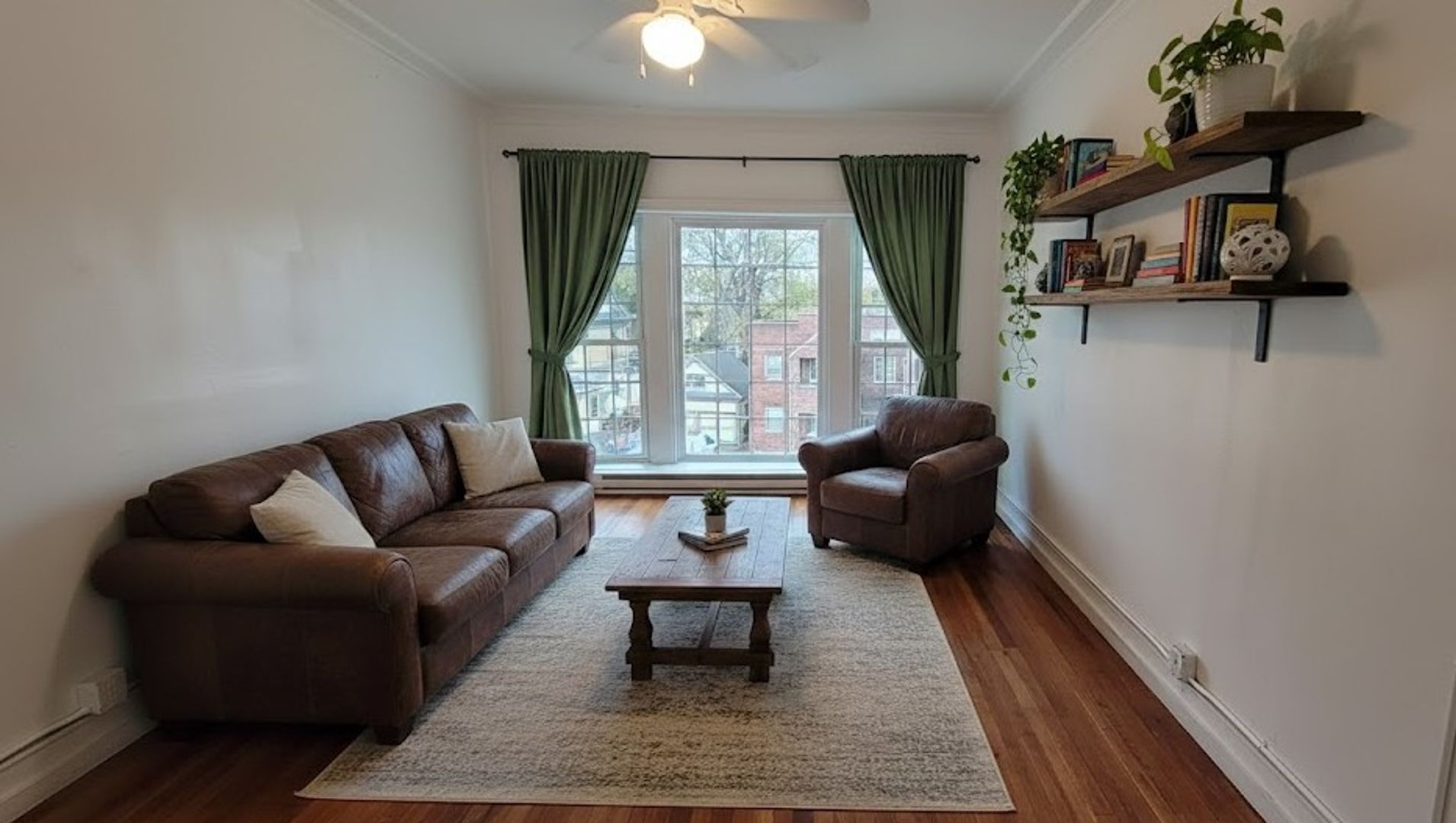 Waterloo Apartment: 505 Wellington St