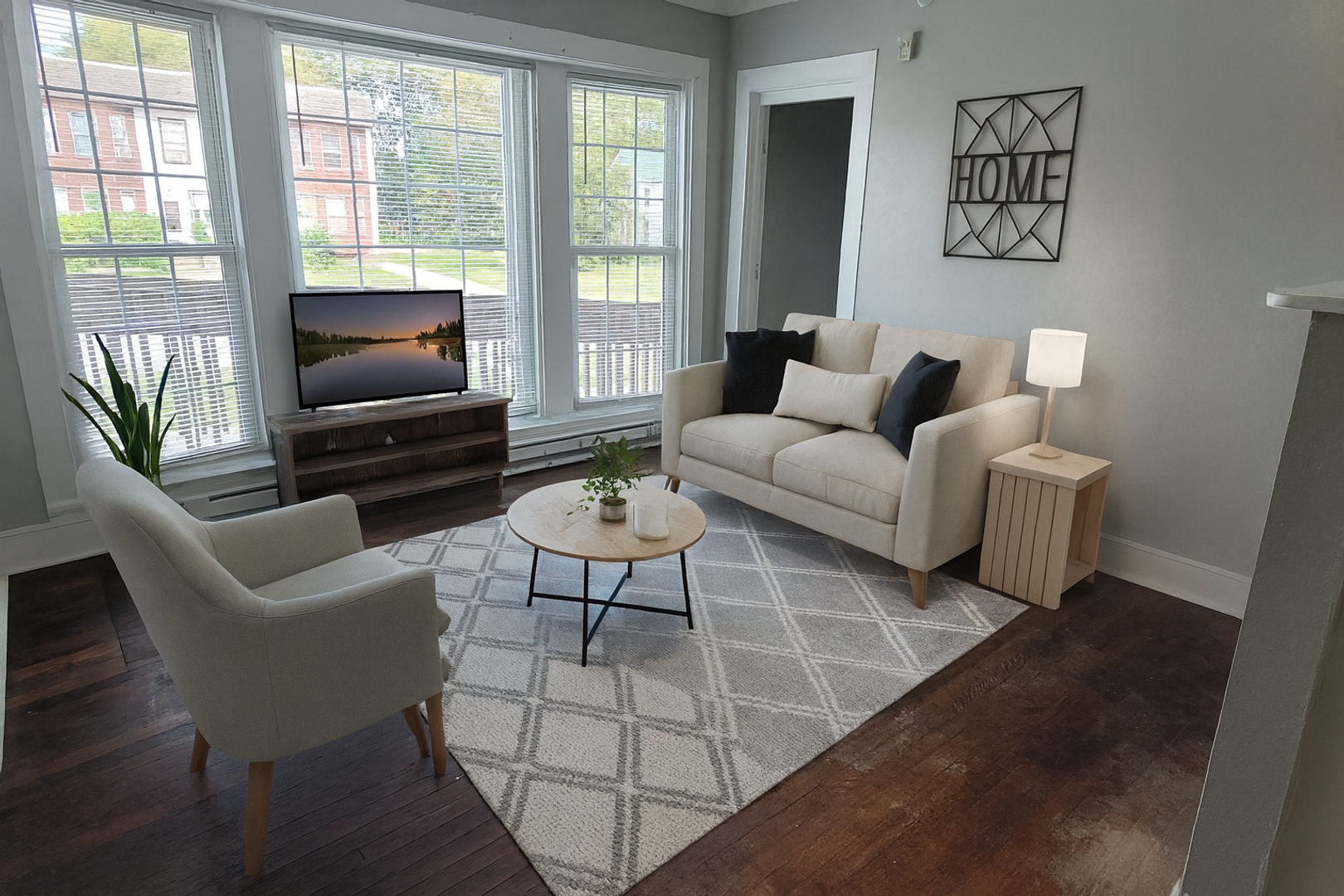 Waterloo Apartment: 727 W Park